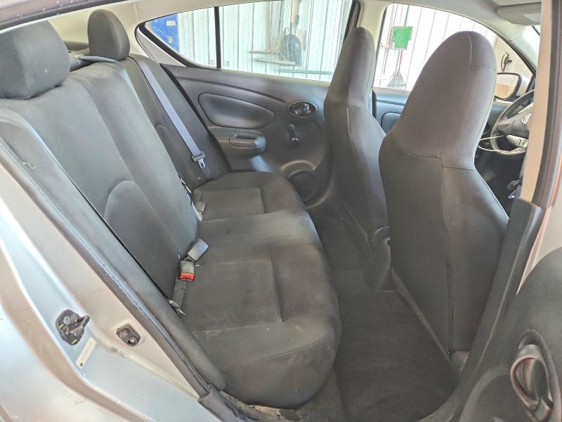 2016 Nissan Versa 1.6 s Plus