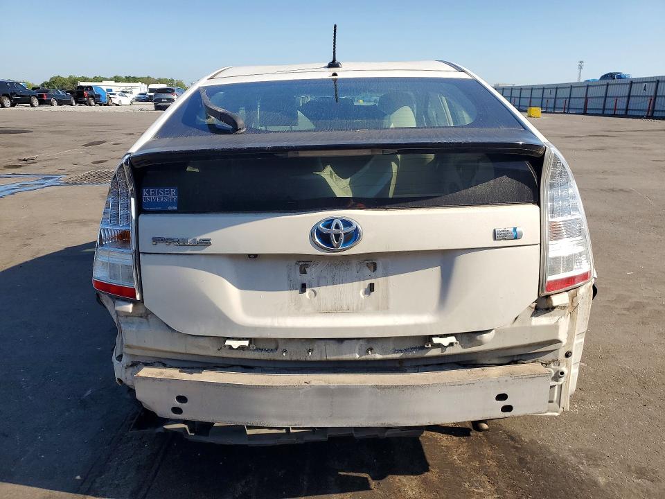 2010 Toyota Prius iii