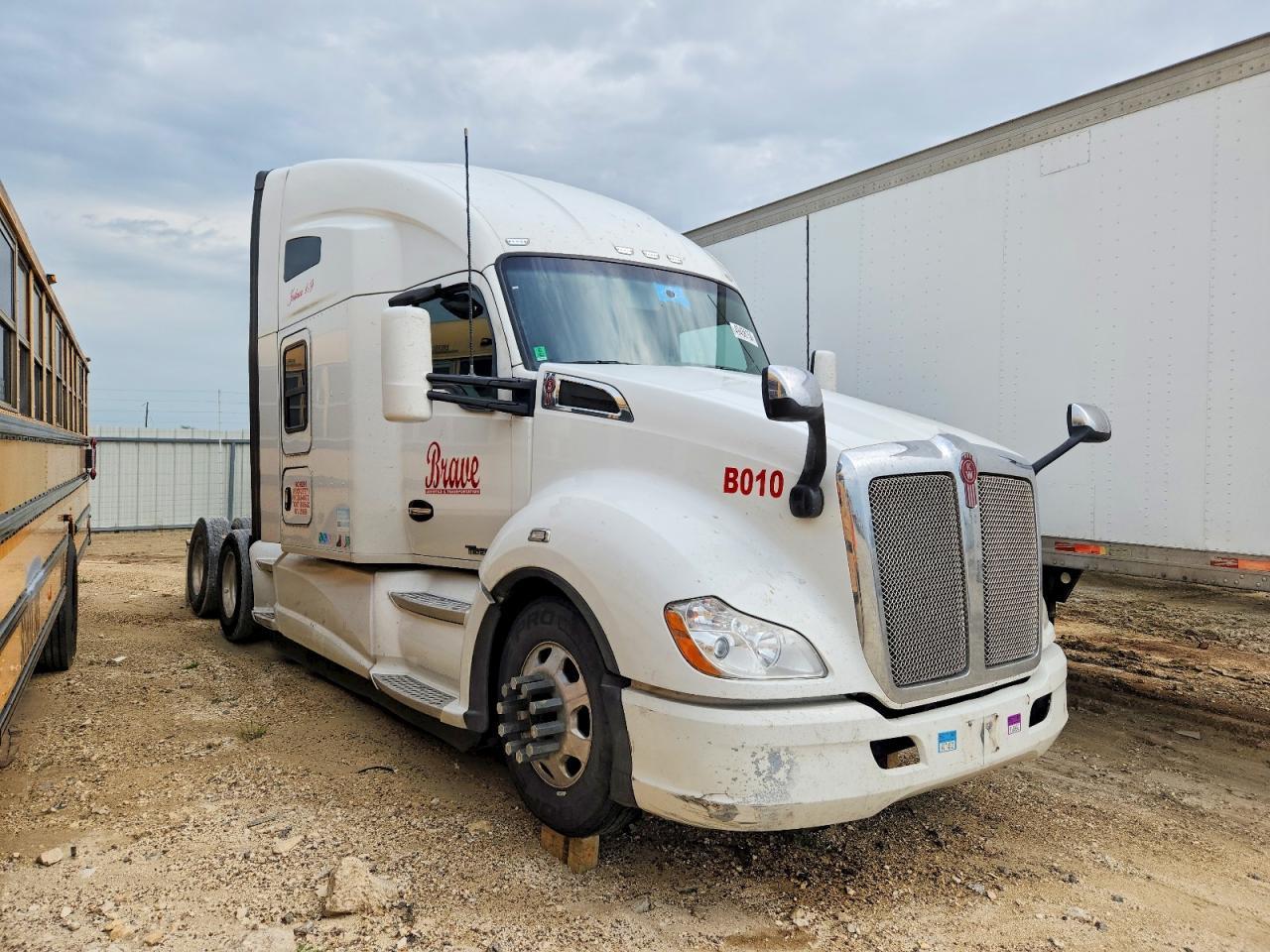 2021 Kenworth T680 Semi Truck