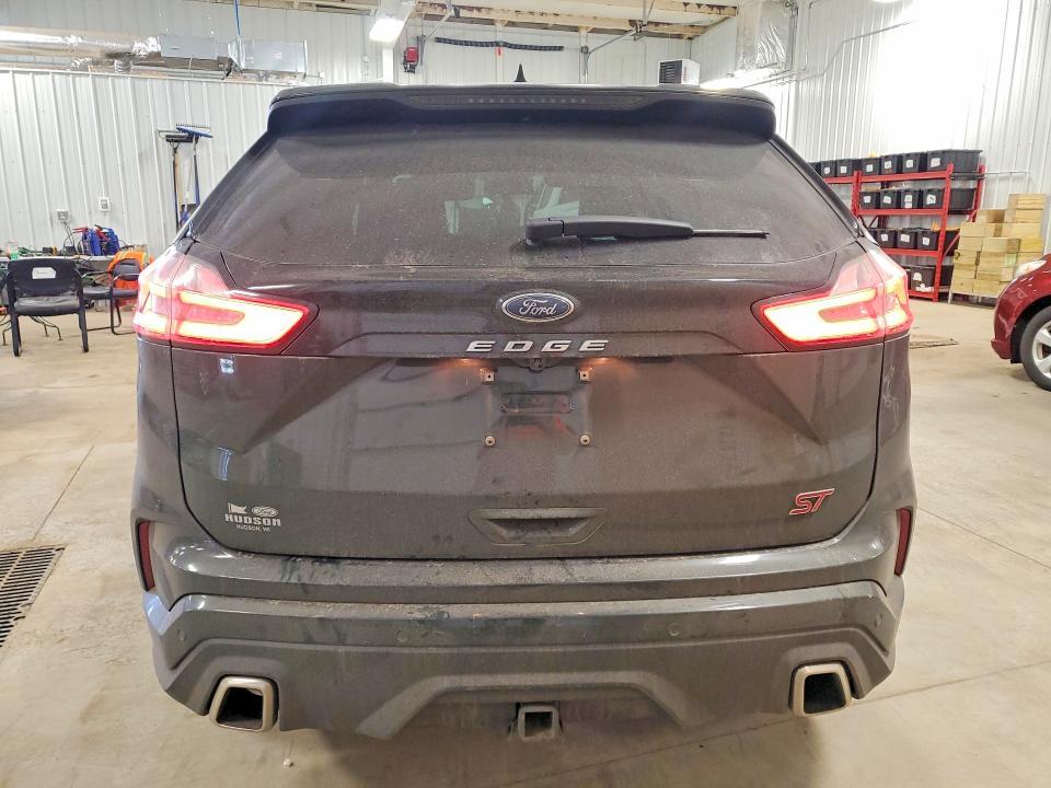 2022 Ford Edge st