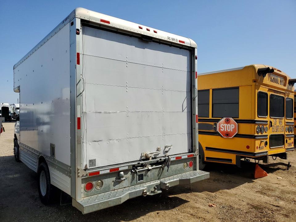 2009 Ford E450 BOX Truck