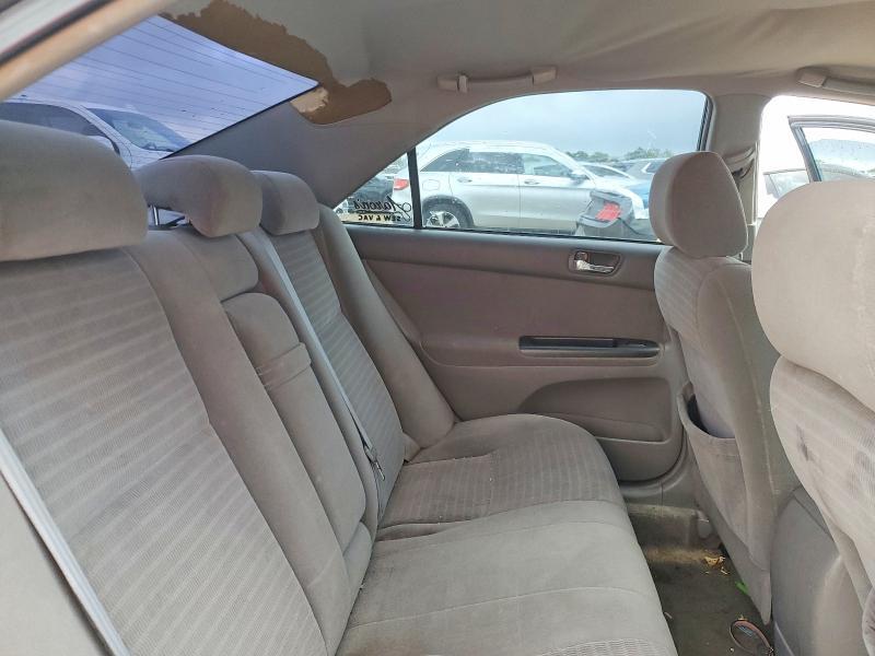 2005 Toyota Camry le