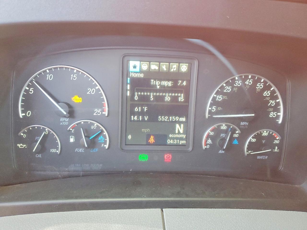 2022 Freigliner Cascadia 126