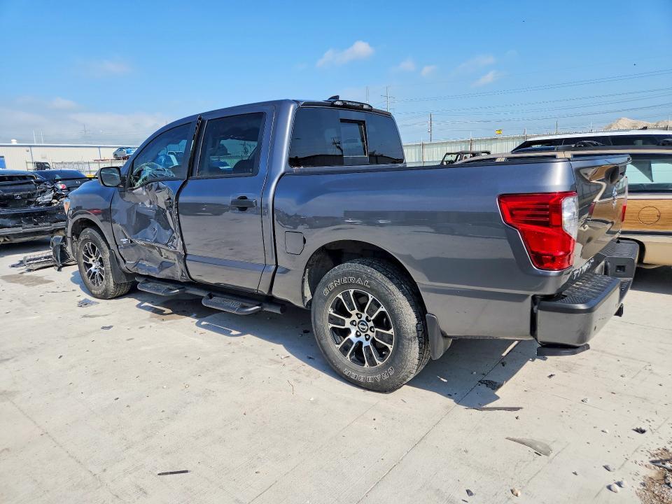 2022 Nissan Titan s