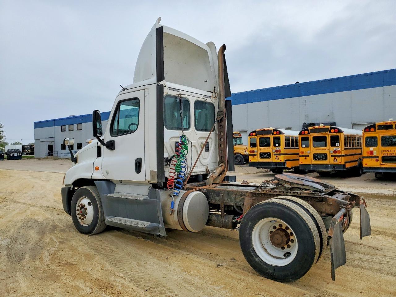 2016 Freightliner Cascadia 125 Semi Truck