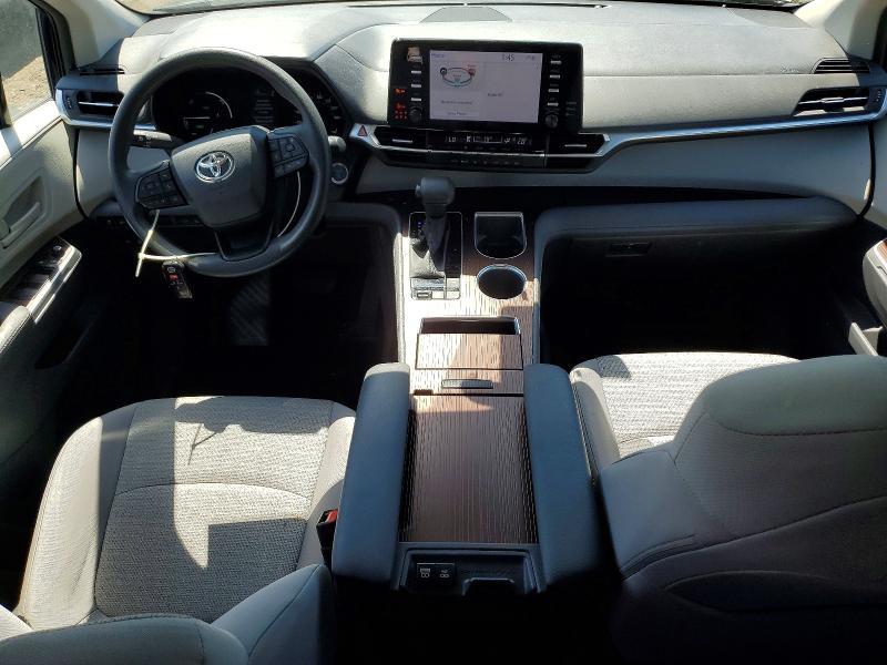 2023 Toyota Sienna le