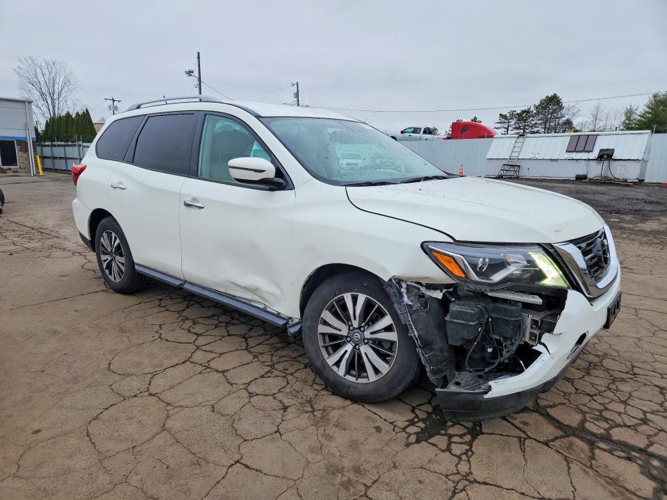 2017 Nissan Pathfinder sv