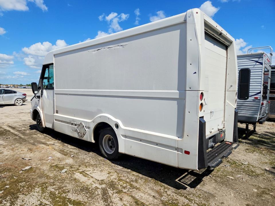 2013 Isuzu NPR Delivery Truck