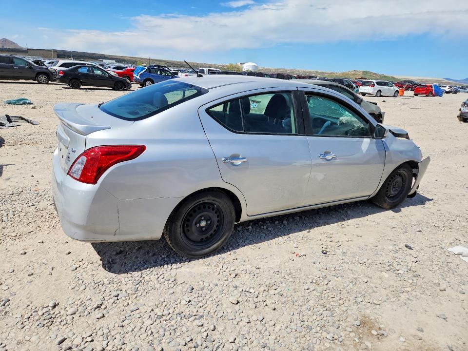 2017 Nissan Versa 1.6 sv