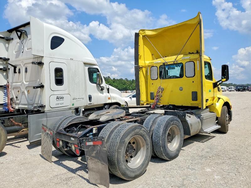 2017 Peterbilt 579 Semi Truck