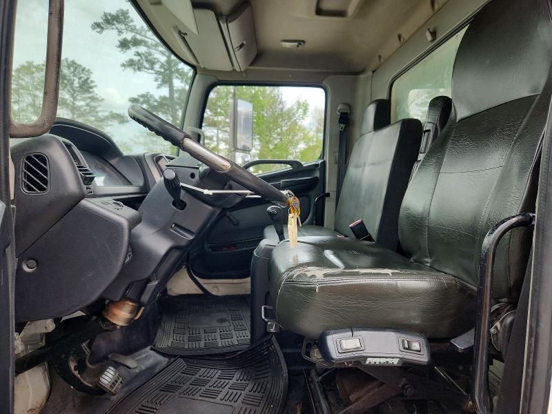 2013 Hino 258/268 BOX Truck