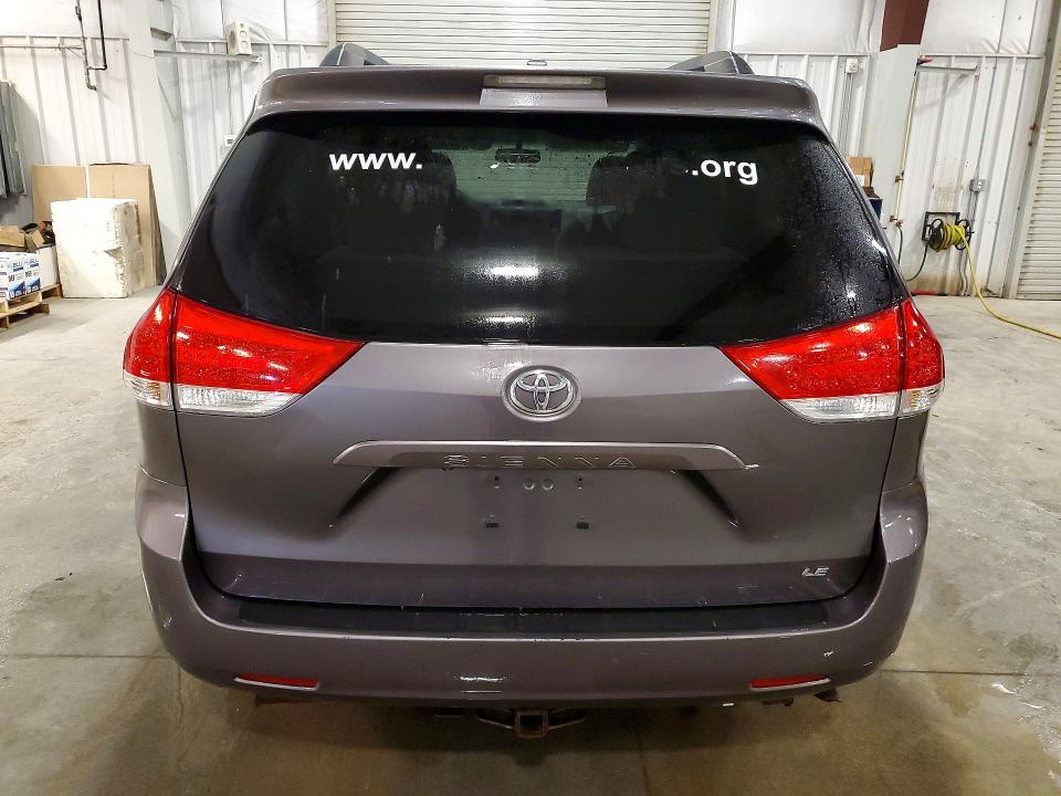 2012 Toyota Sienna le