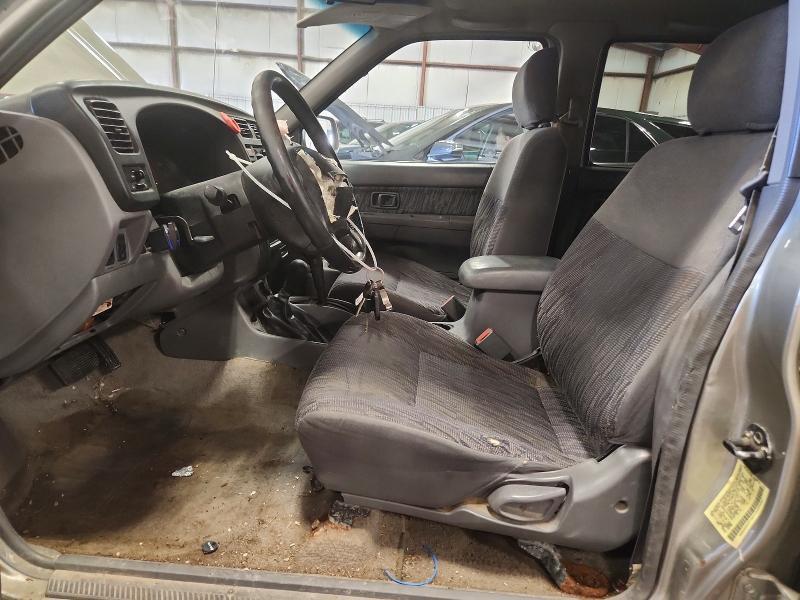 2000 Nissan Frontier XE