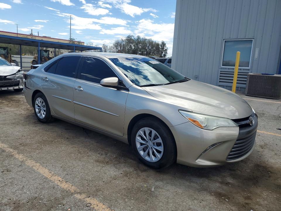 2016 Toyota Camry le