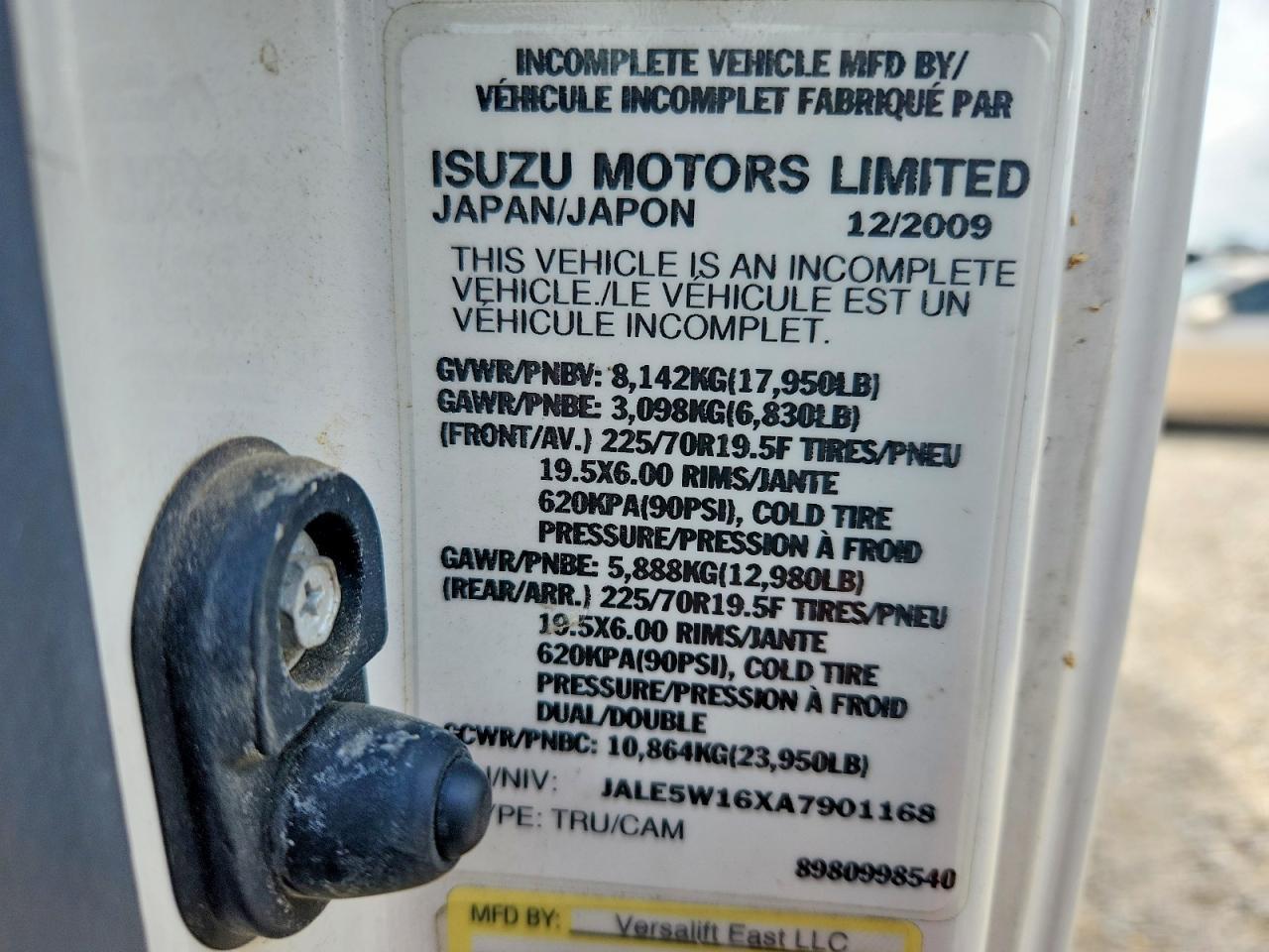 2010 Isuzu NQR Bucket Truck