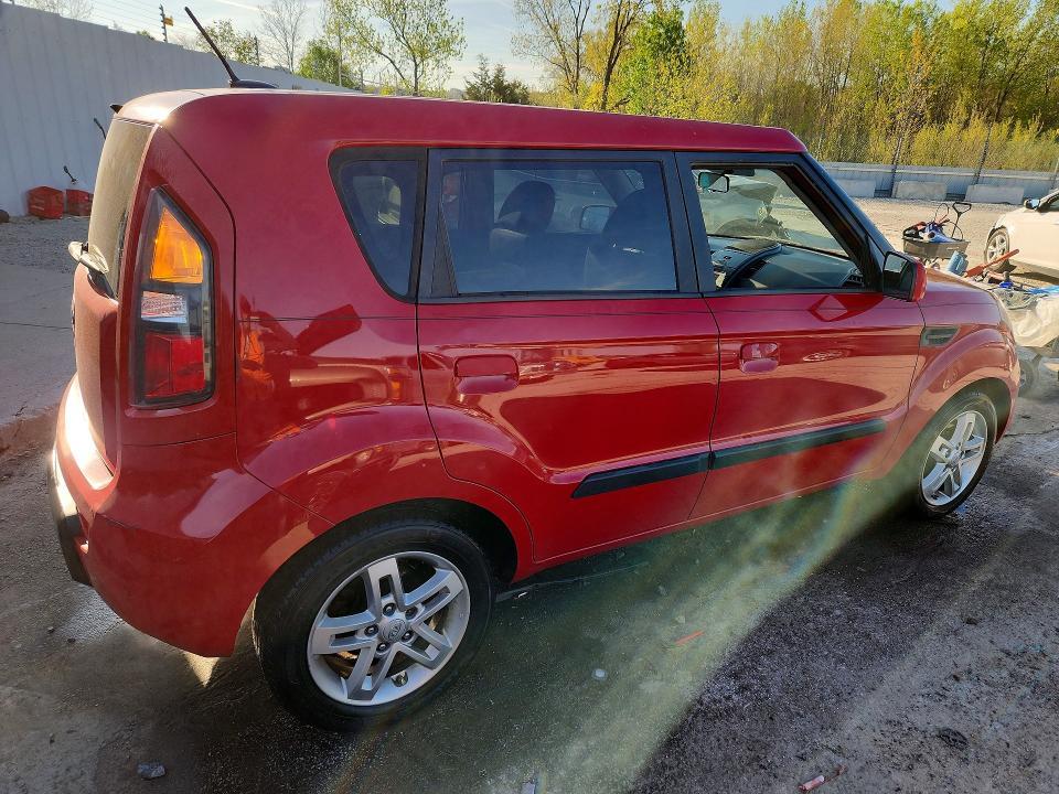 2010 KIA Soul +