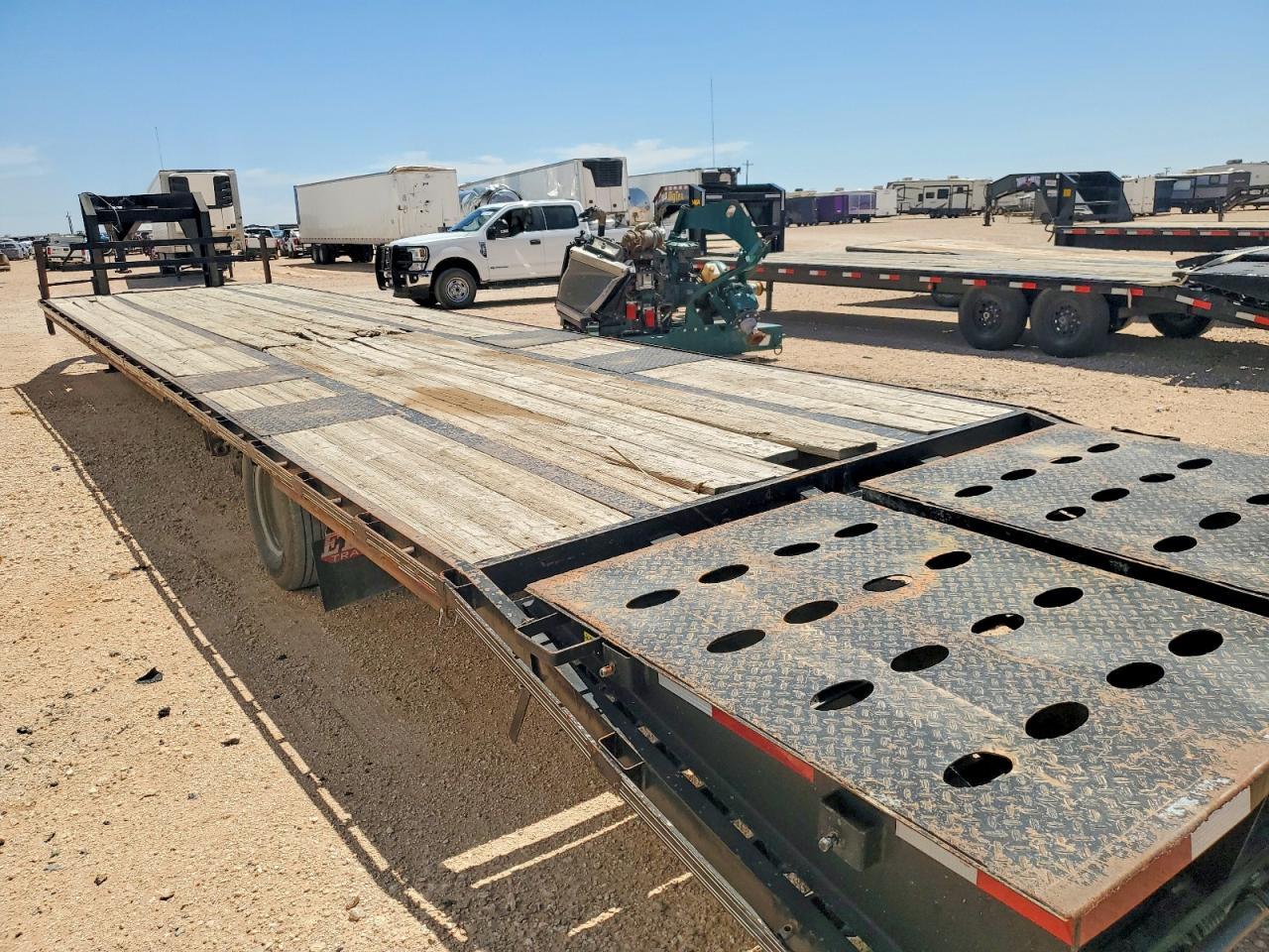 2022 Elite Dovetail-40 Enclosed Cargo Trailer