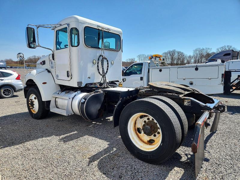 2017 Peterbilt 348 Semi Truck