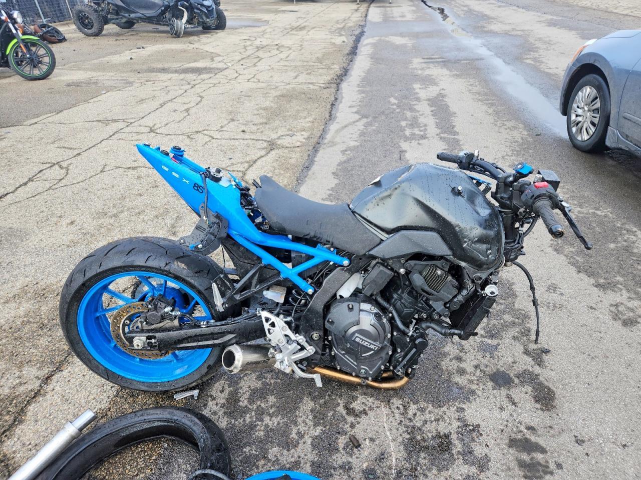 2023 Suzuki GSX800 R