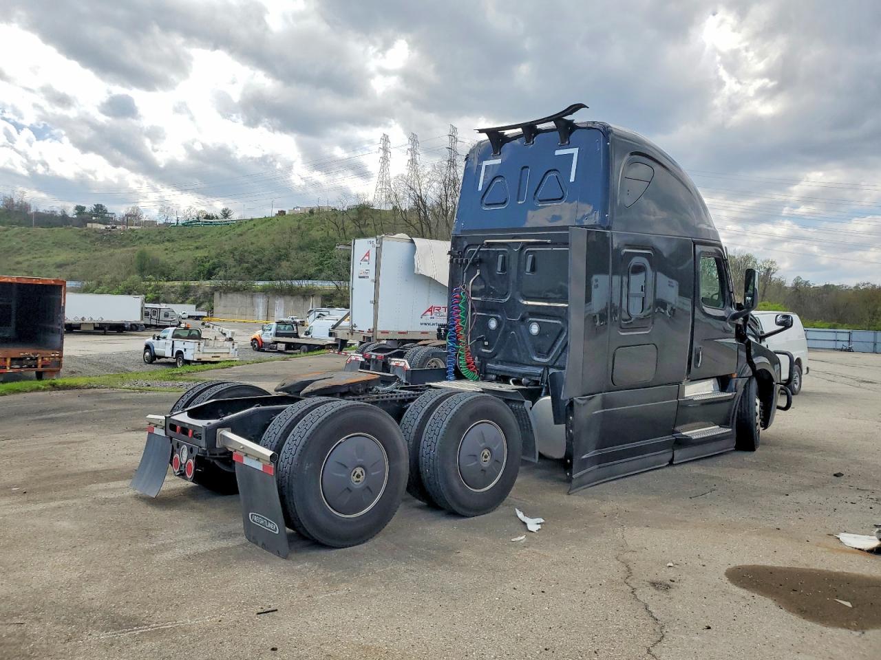 2026 Freightliner Cascadia 126