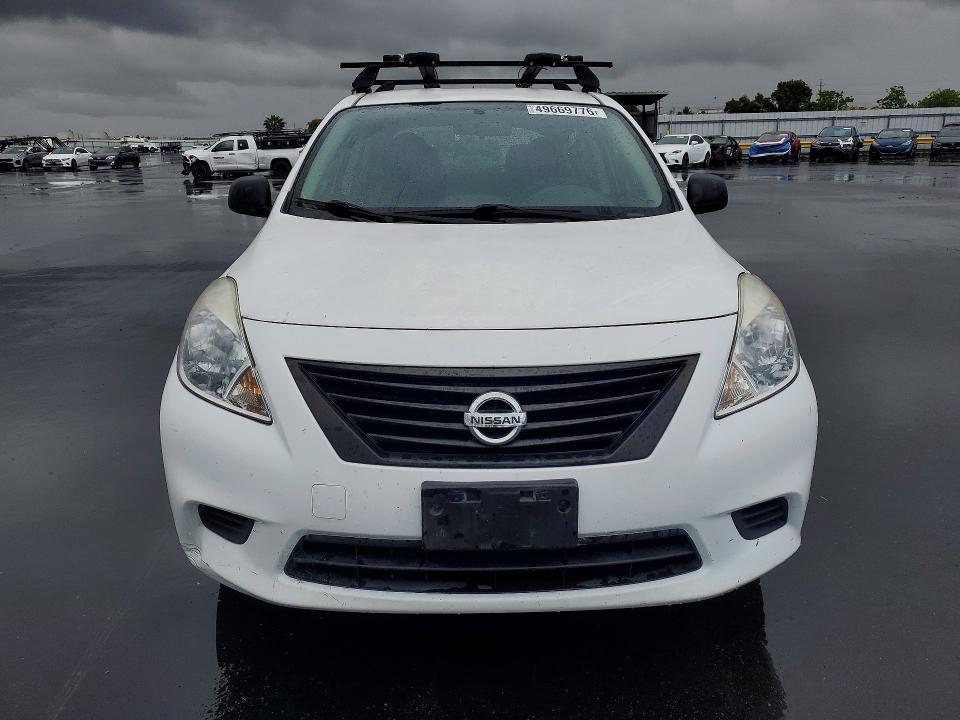 2013 Nissan Versa 1.6 s
