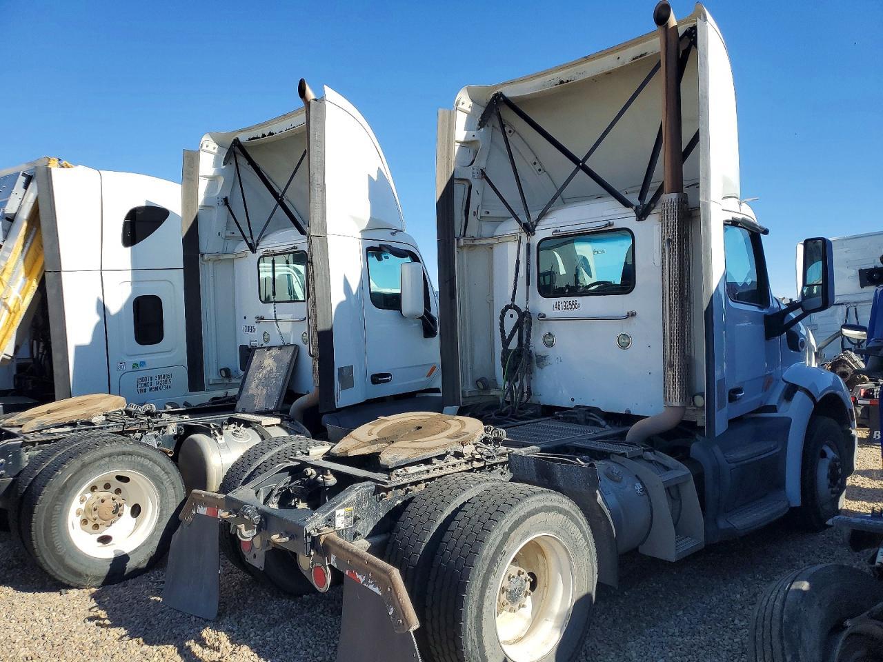 2019 Peterbilt 579 Semi Truck