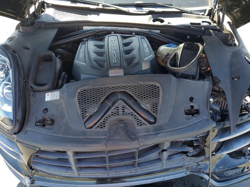 2015 Porsche Macan Turbo