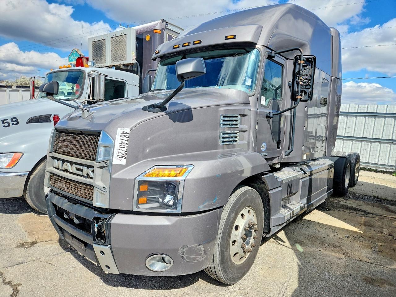 2018 Mack Anthem Semi Truck