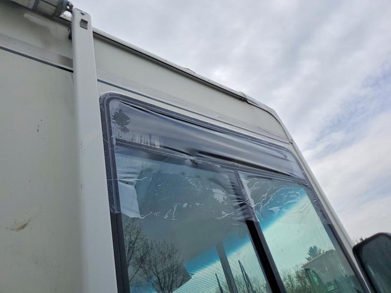 2004 Workhorse Custom Chassis 2004 Winn Sightseer