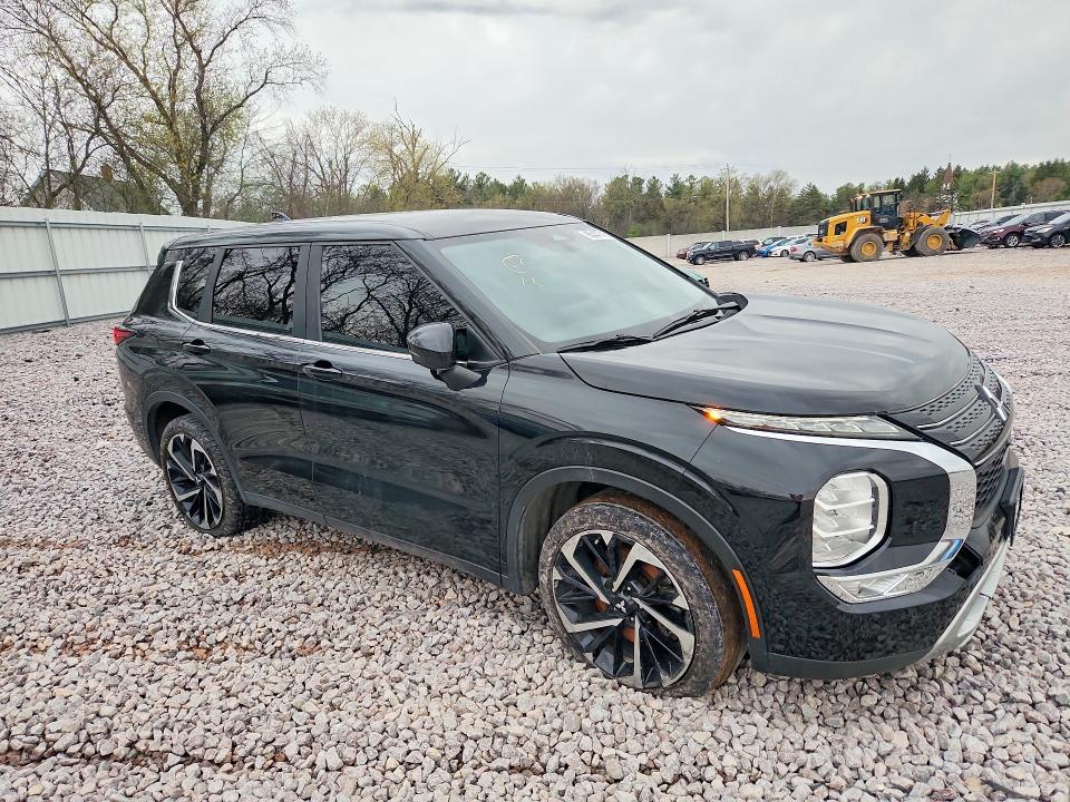2023 Mitsubishi Outlander se