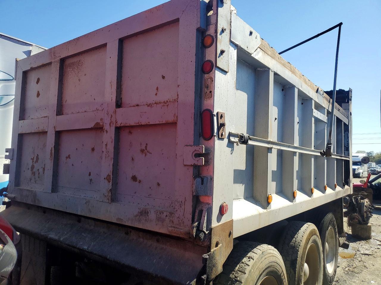 1998 Peterbilt 379
