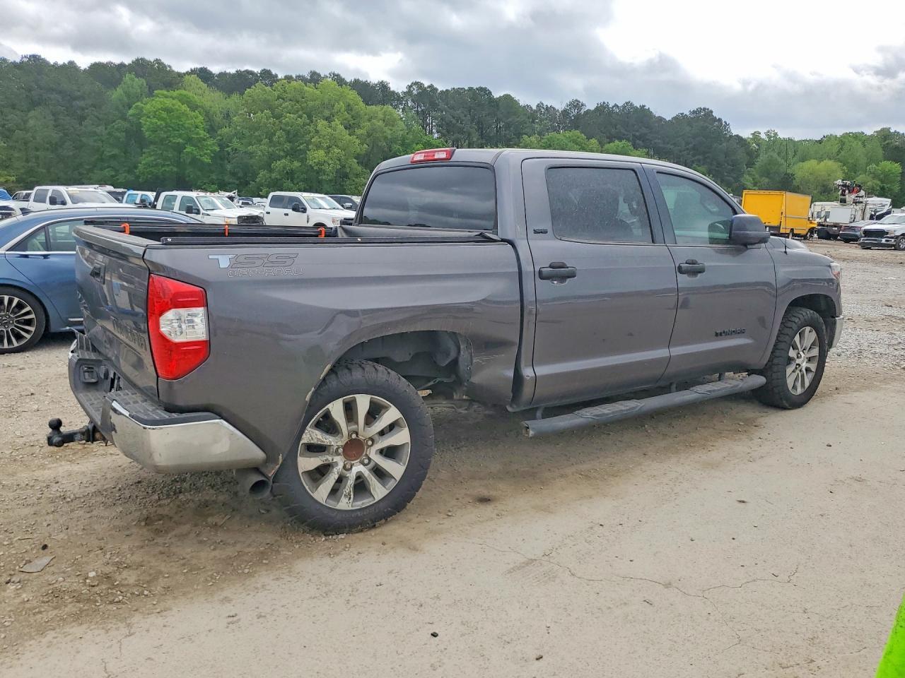 2017 Toyota Tundra SR5