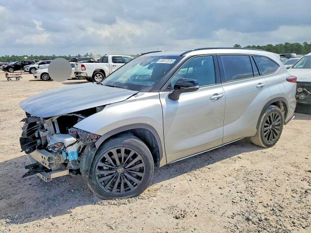2025 Toyota Highlander xse