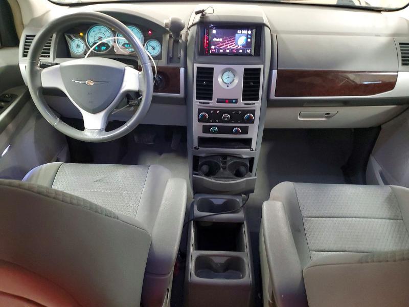 2010 Chrysler Town & Country Touring