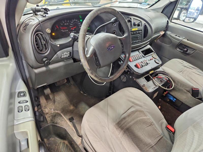 2006 Ford Econoline E350 Super Duty Cutaway Van
