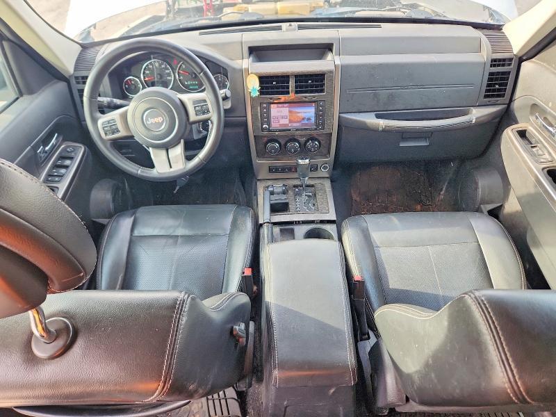 2012 Jeep Liberty jet