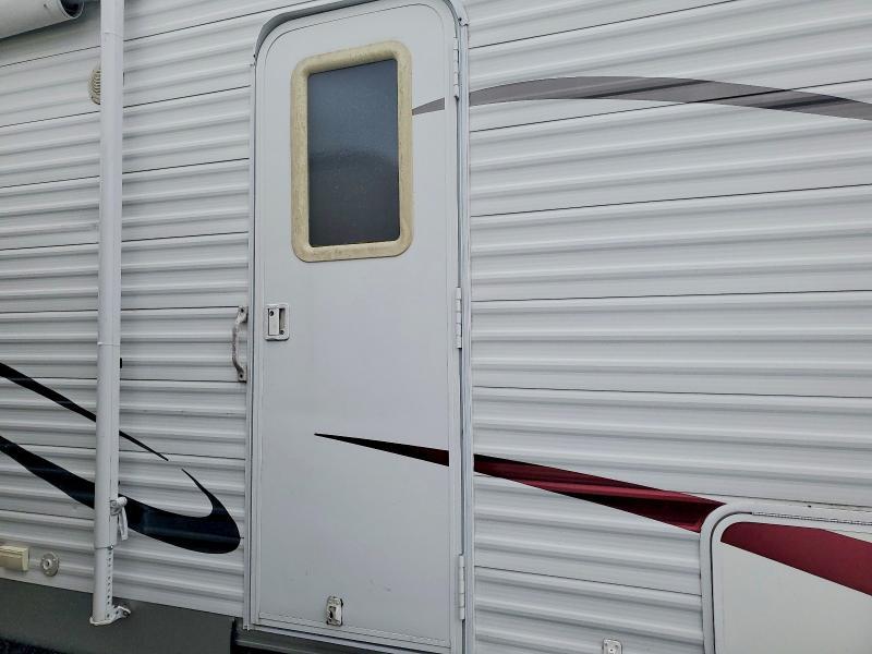 2010 Coachmen Recreational Vehicle (RV)