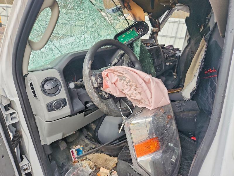 2024 Ford Econoline E450 Super Duty Cutaway van