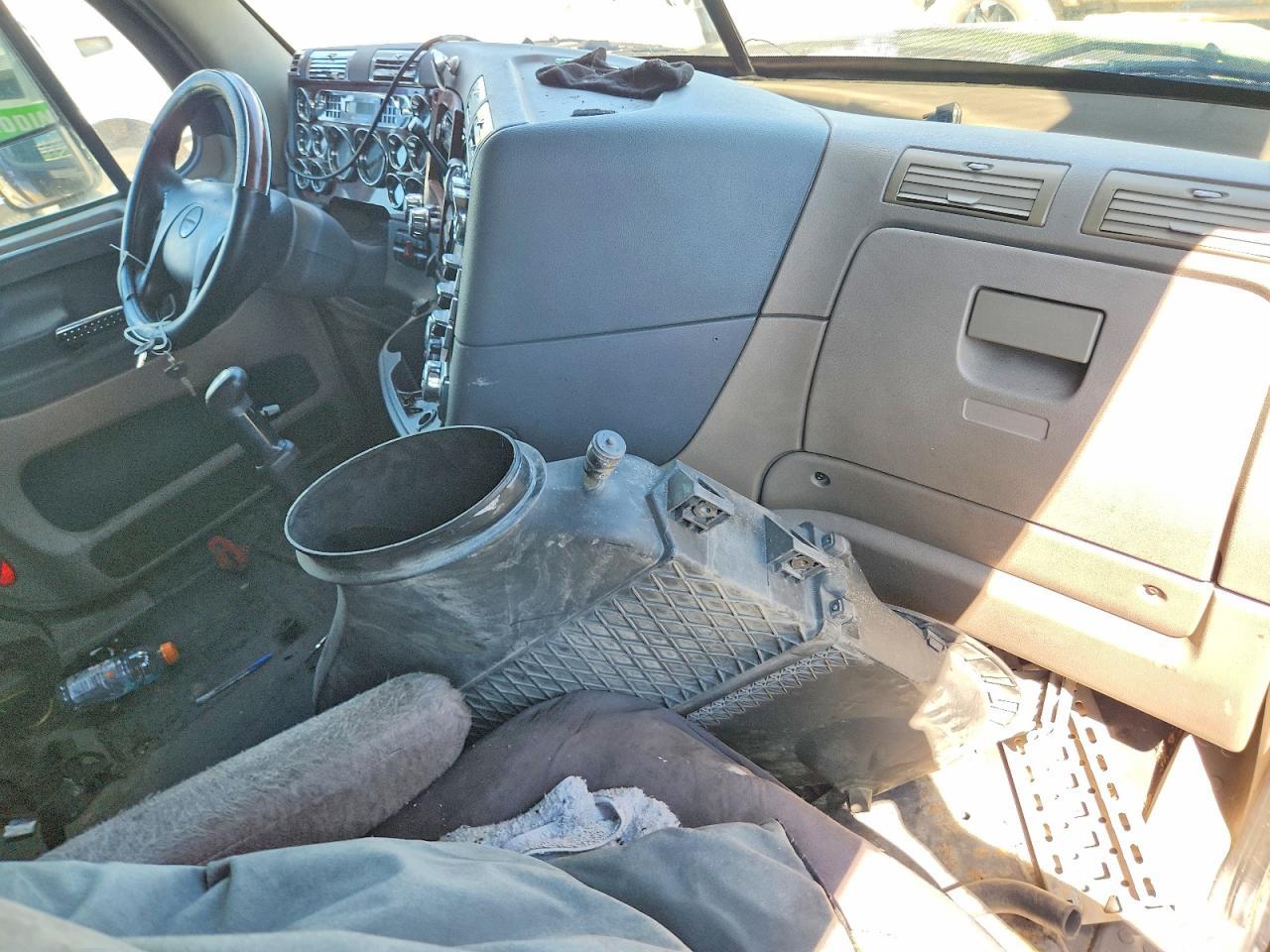 2011 Freigliner Cascadia 125