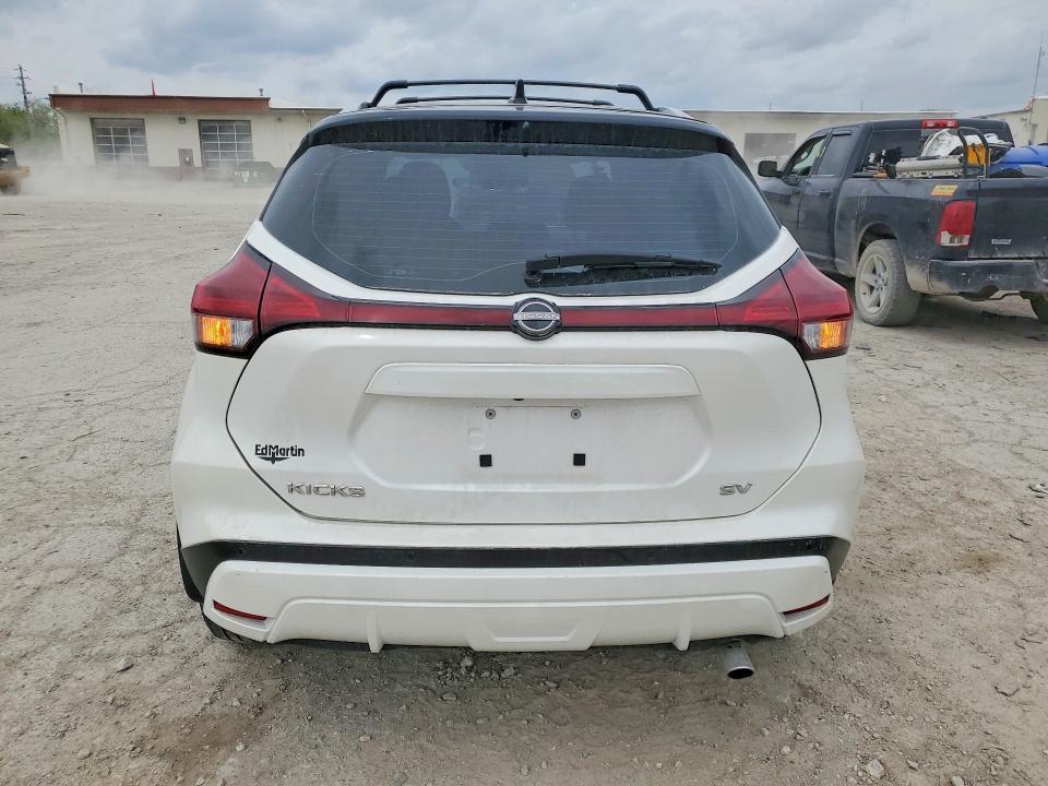 2023 Nissan Kicks sv