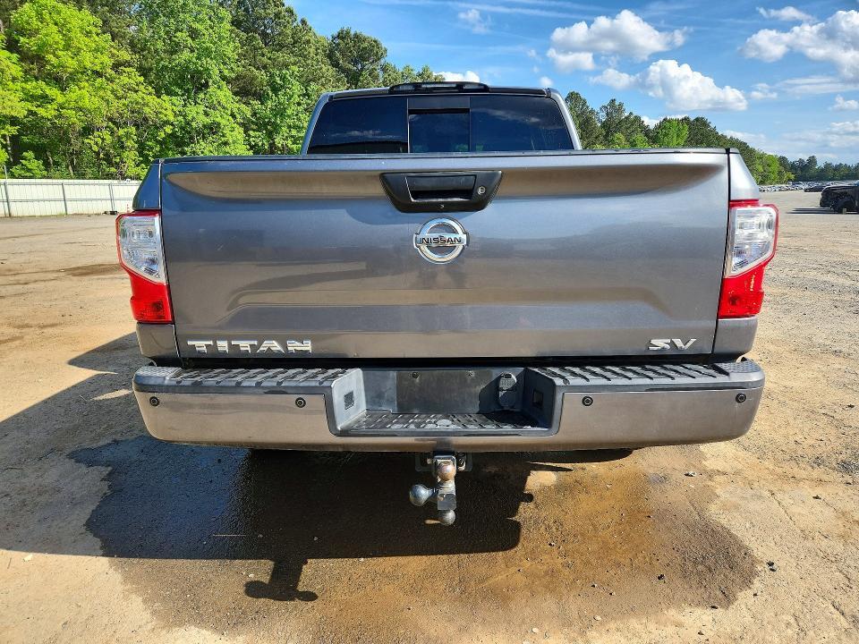 2018 Nissan Titan SV