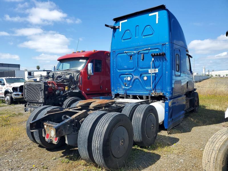 2020 Freightliner Cascadia