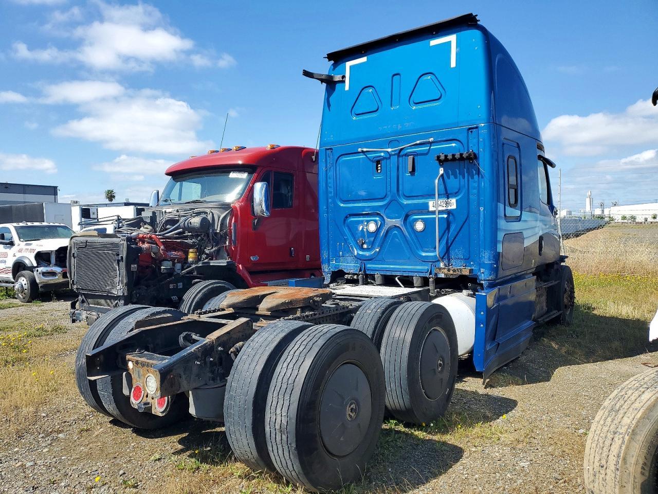 2020 Freightliner Cascadia