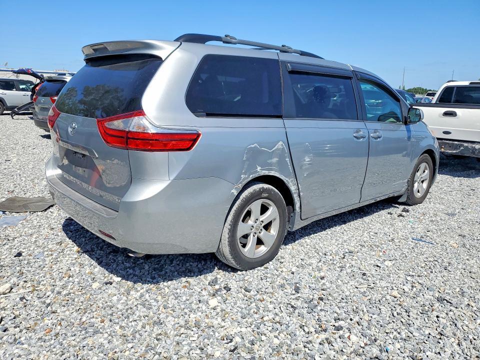 2016 Toyota Sienna le