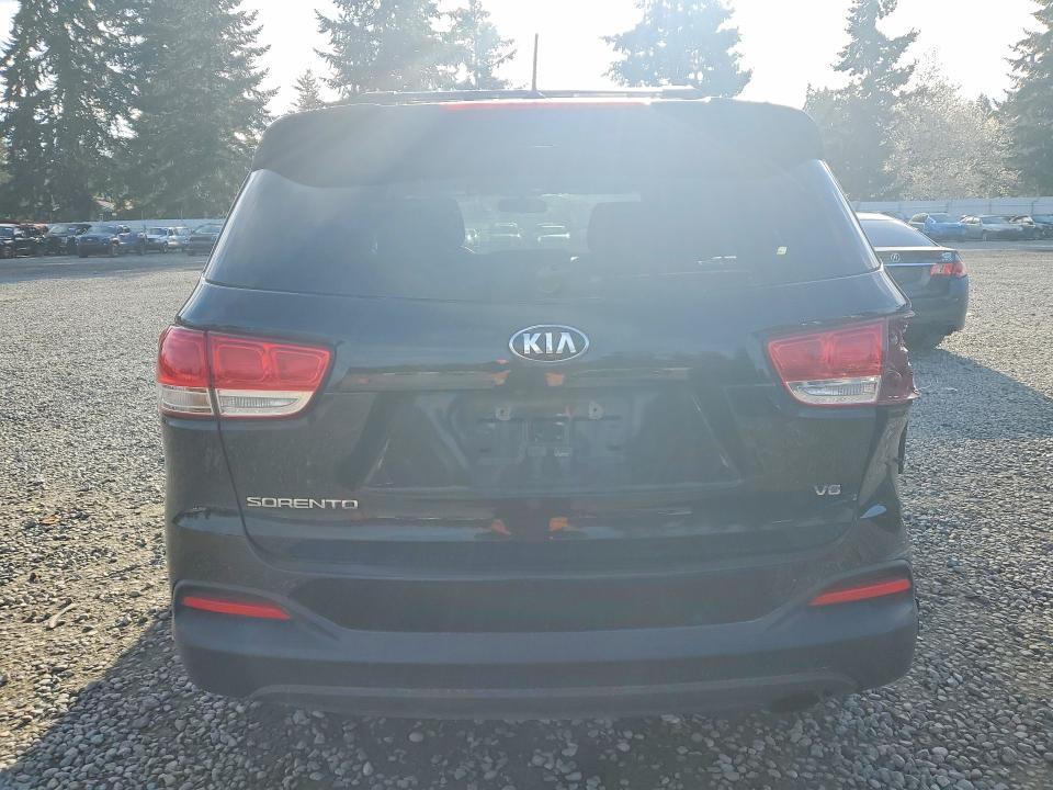 2016 KIA Sorento lx V6