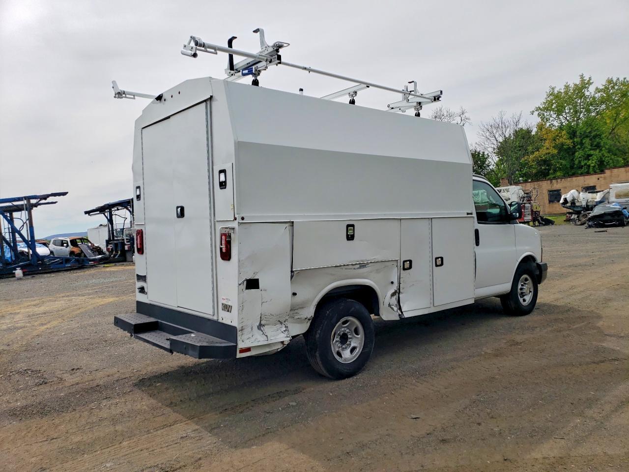 2024 Chev Express G3500