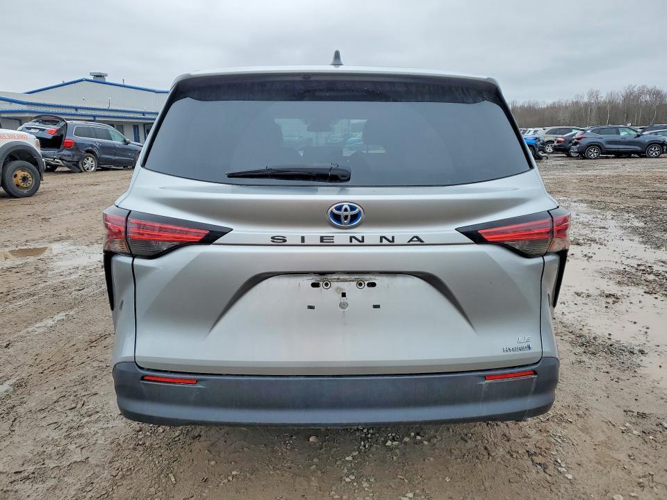 2021 Toyota Sienna le 8-passenger