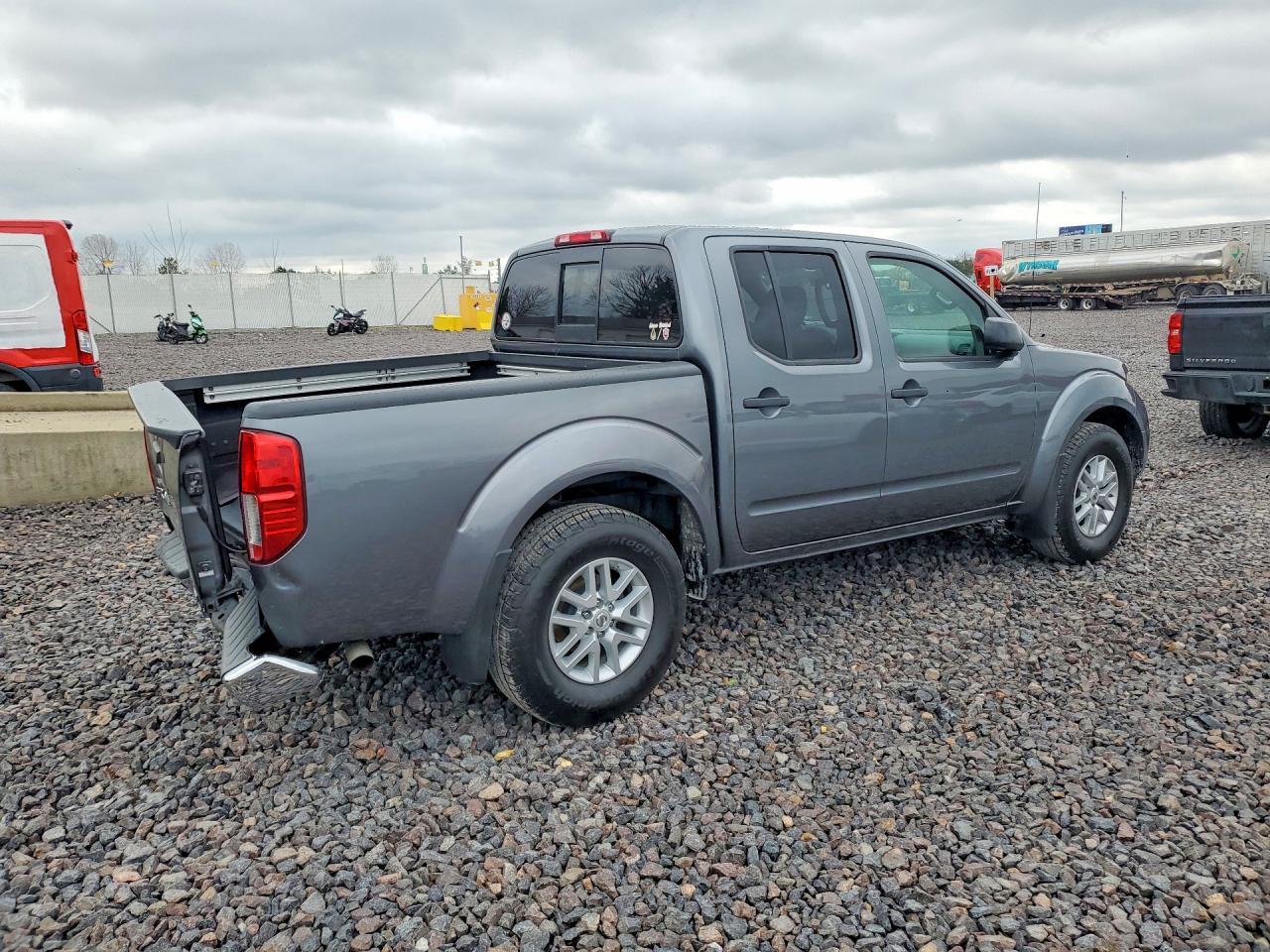 2017 Nissan Frontier SV