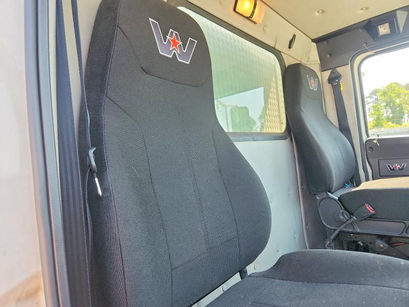 2019 Western Star 4700 BOX Truck