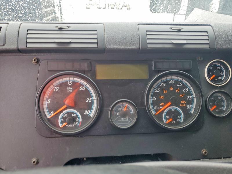 2016 Freigliner 2016 Freightliner Cascadia 125 Semi Truck